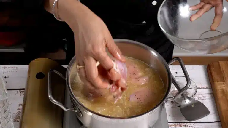 Hainanese chicken rice : add chicken thighs