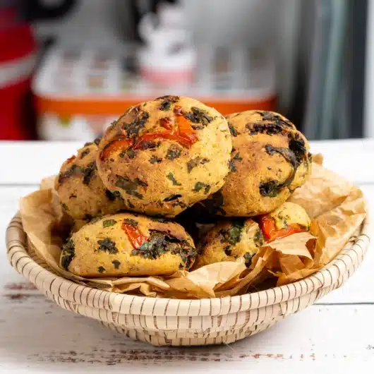 High-Protein Breakfast Buns –(23g Protein per Serving)