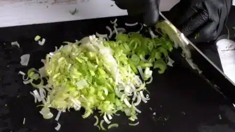 chop leek 750x422 1