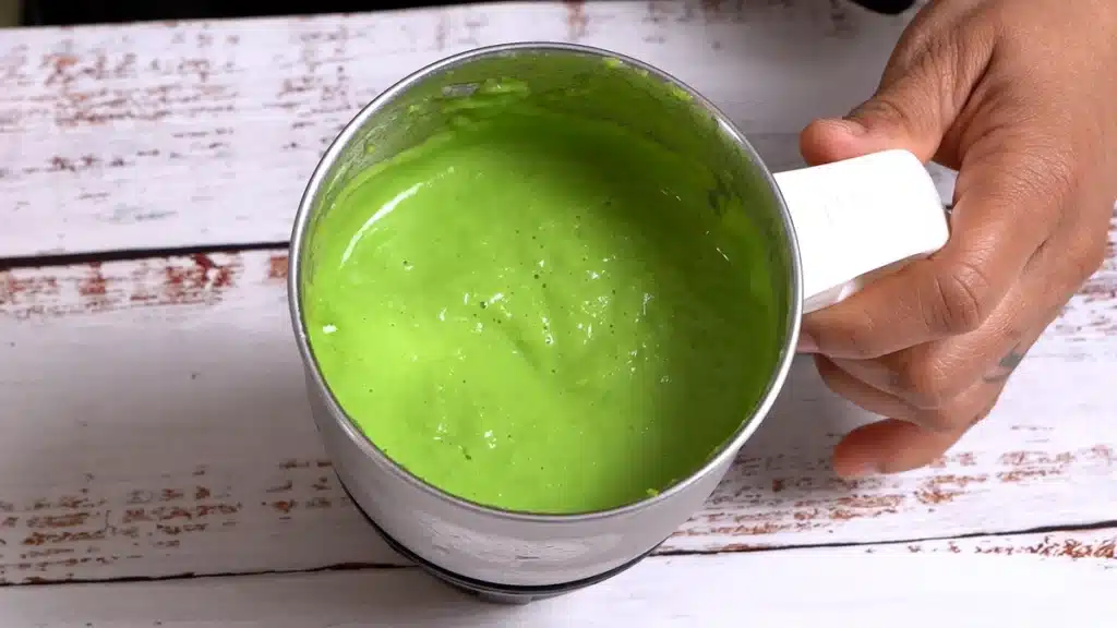 Oats Flaky Roti with Rich Taste of Basil (Taiwanese Inspired) green pea puree with water