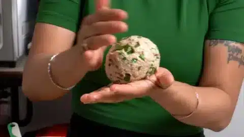 shape a palm size bun 750x422 1