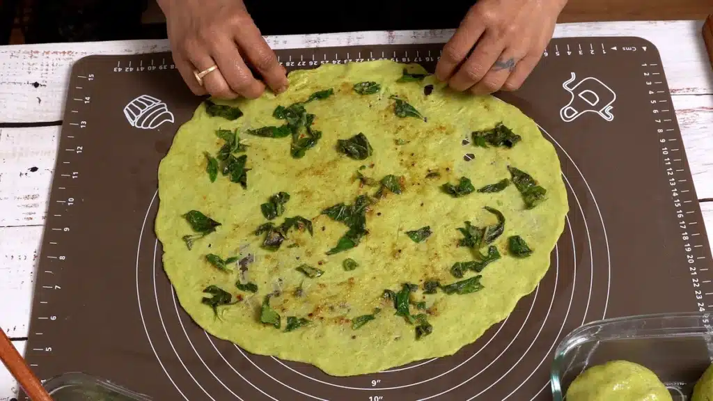 Oats Flaky Roti with Rich Taste of Basil (Taiwanese Inspired) spread basil mix on flattened dough
