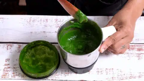blend spinach, broccoli, coriander, chili together