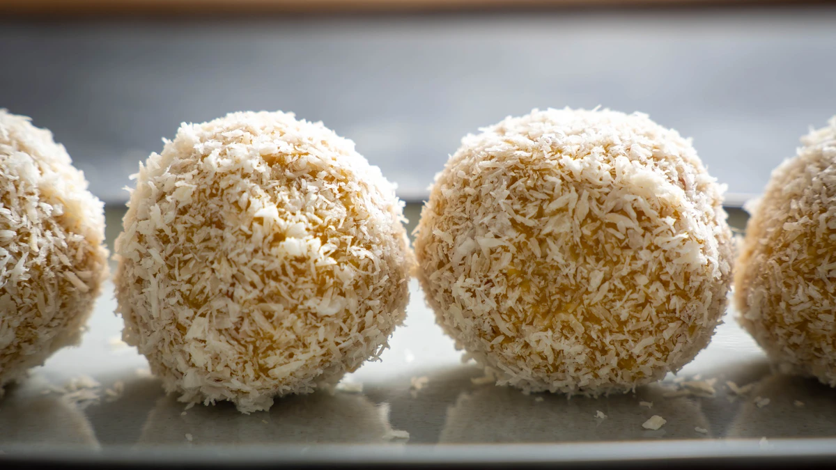 Mango sesame bites