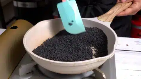 roast black sesame seeds