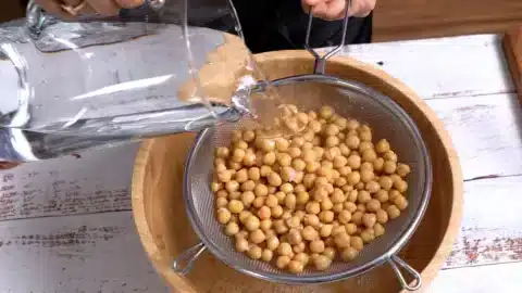 wash canned chickpeas