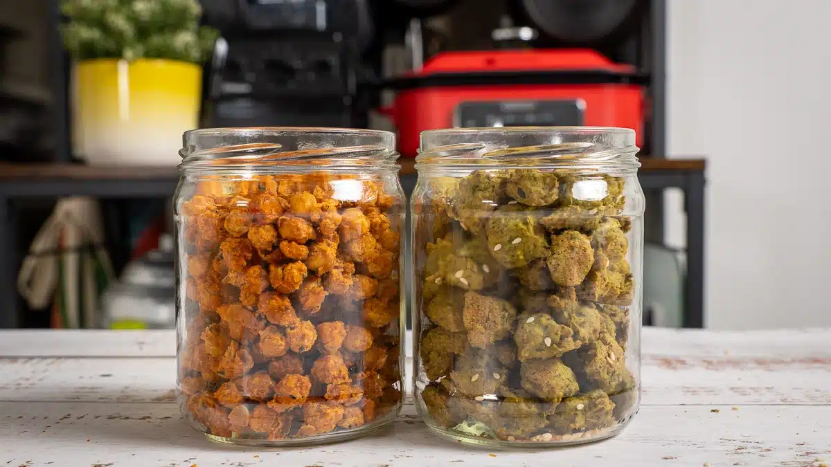 2 types of baked chickpeas in jars