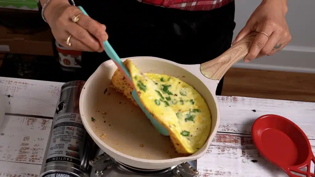 fold omelet