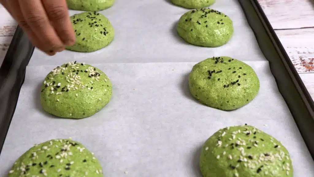 Diabetic Friendly! The Best Low Carb Quinoa Peas Bun place them in a baking tray lined with parchment paper, sprinkle black and white sesame on top