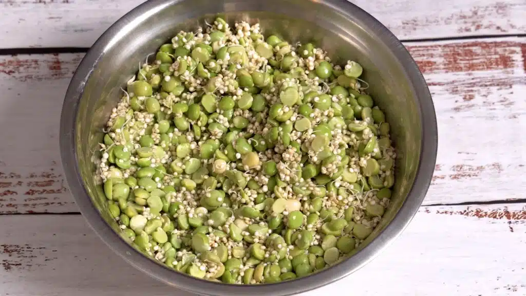 Diabetic Friendly! The Best Low Carb Quinoa Peas Bun wash & soaked quinoa and green peas