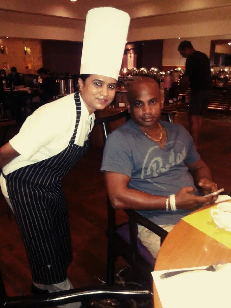 arti cooking food for cricketer Sanath jayasurya