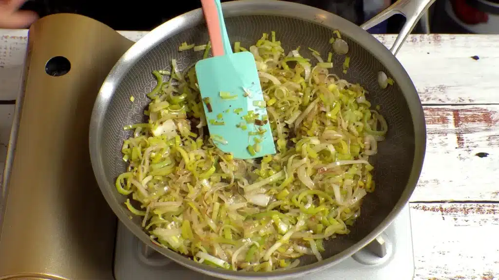 Healthy Leek Rustic Pie For Your Gut & Blood Sugar make leek mix