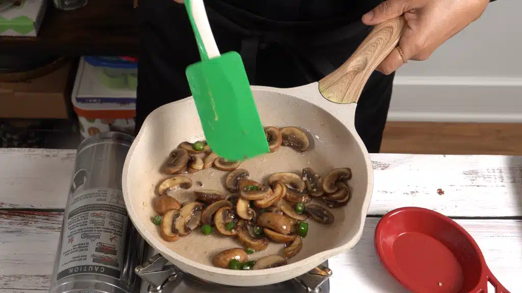 Mexican American Omelette : Spicy & Cheesy Breakfast sauté mushrooms and chili with salt