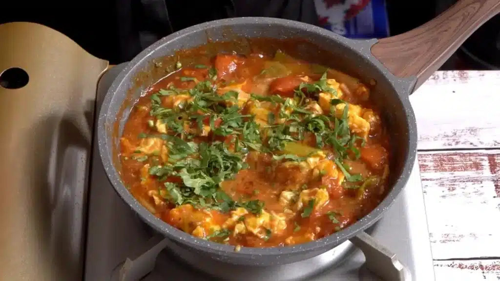 15 Min Dinner : Delicious Tomato Egg fry finish with coriander leaves