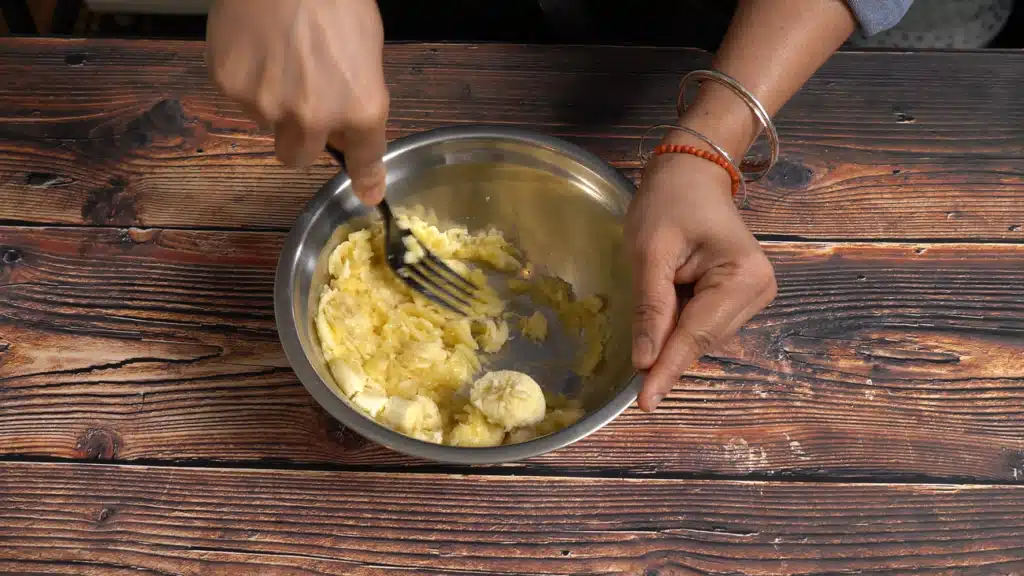 Simple Lentil Muffins with Peanut Butter & Banana in a bowl mesh banana