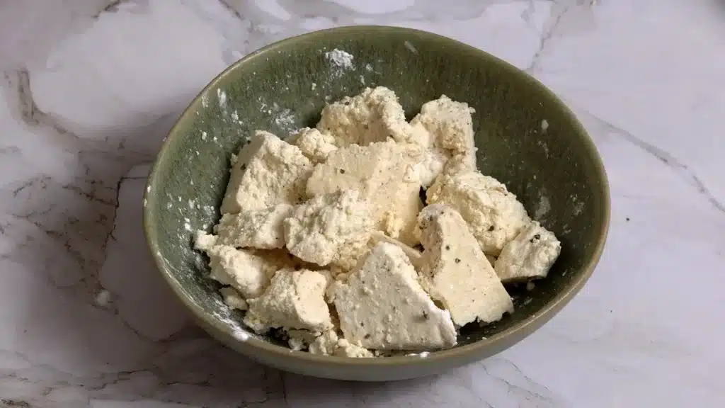 No Meat Thai Glass Noodles: Quick & Delicious 35-Min Recipe break tofu, add cornflour salt