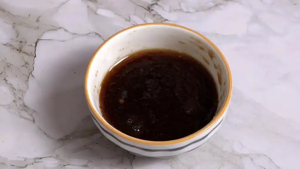 No Meat Thai Glass Noodles: Quick & Delicious 35-Min Recipe prepare sauce