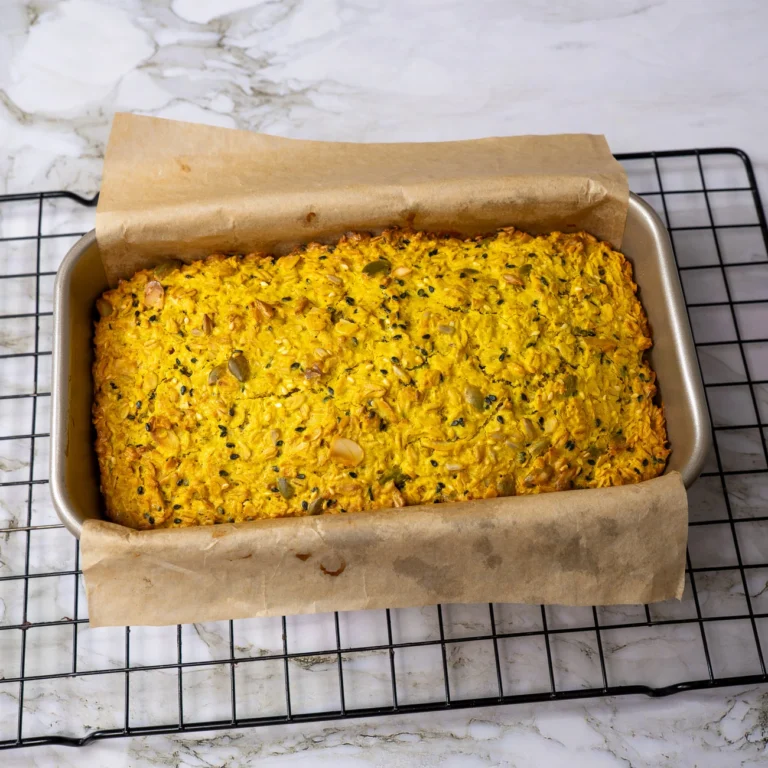 Home turmeric bread