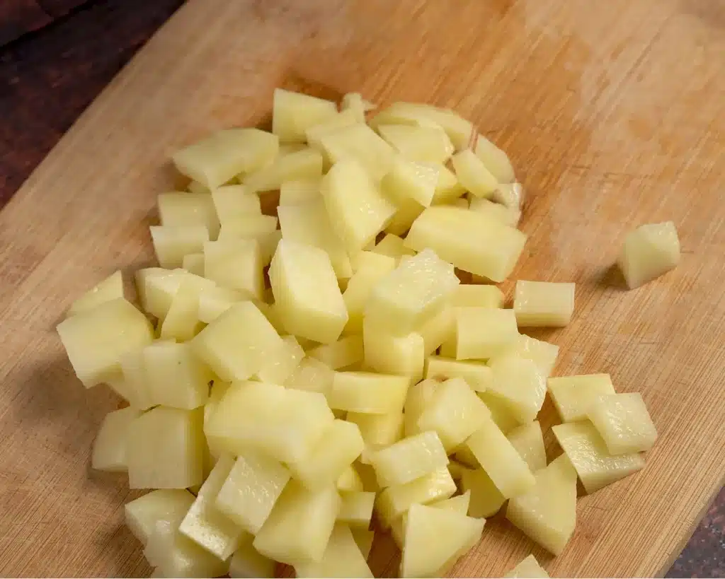 Leek and Garlic Soup Chop one leek, one garlic pod, half a large onion, and one potato into small pieces.