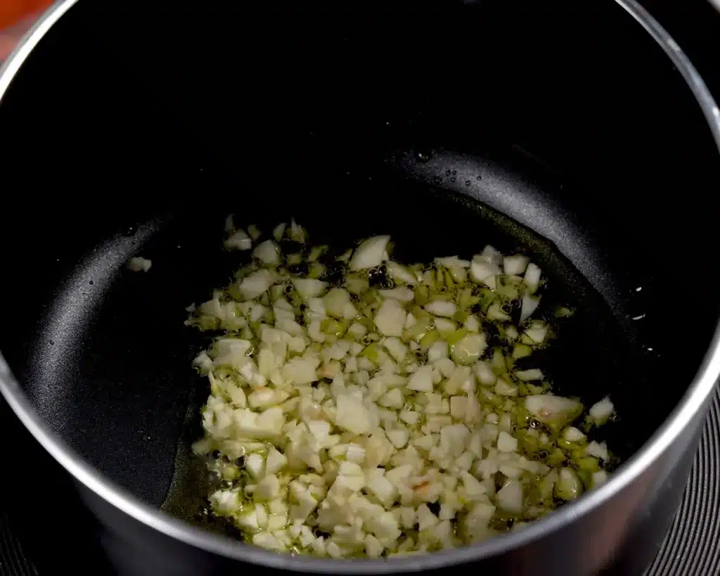 Leek and Garlic Soup Heat some olive oil in a pot and cook the chopped garlic until it turns golden.