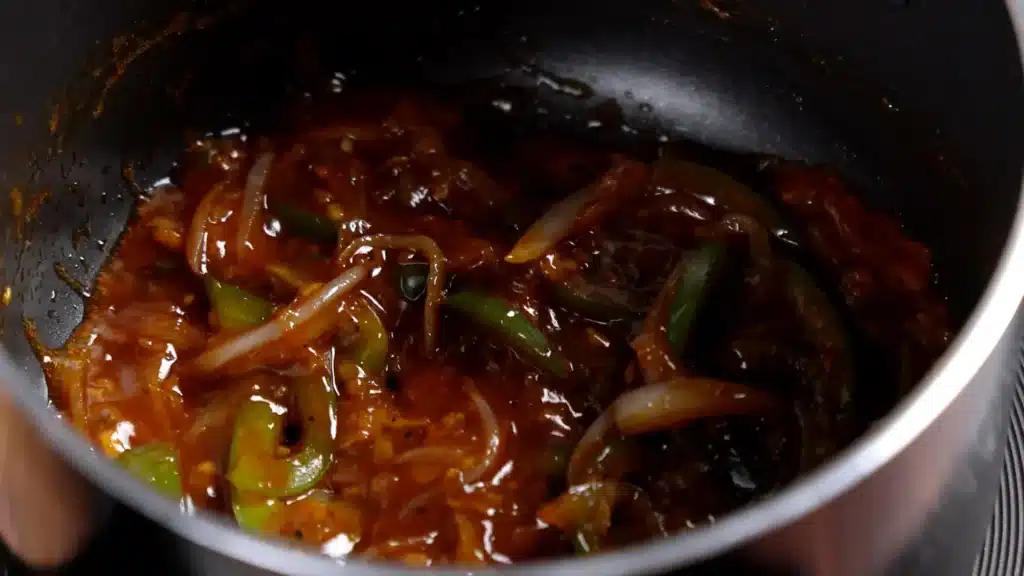 Rice Cake: Easy Sweet and Spicy Homemade Recipe pour prerpared sauce