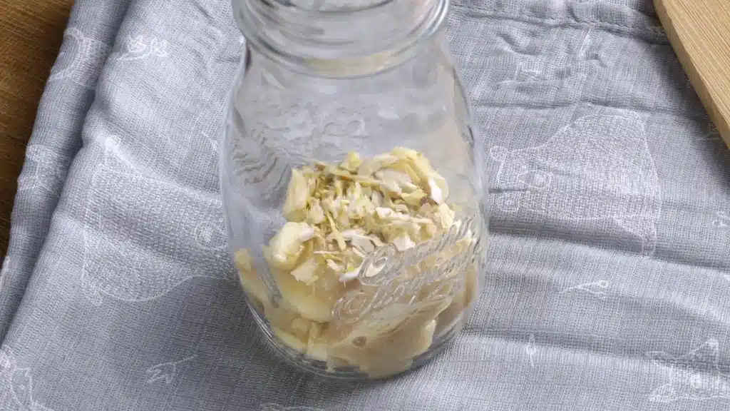 Banana Milk: Quick, Creamy & Easy Homemade Recipe sprinkle toasted nuts