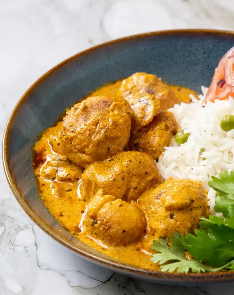 Kashmiri Dum Aloo Recipe: A Rich and Flavourful Indian Curry kashmiri dum aloo meal with rice