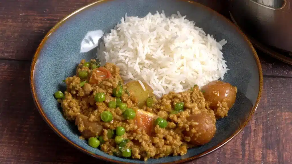 Chicken Mince & Peas: Simple and Full of Flavor serve hot
